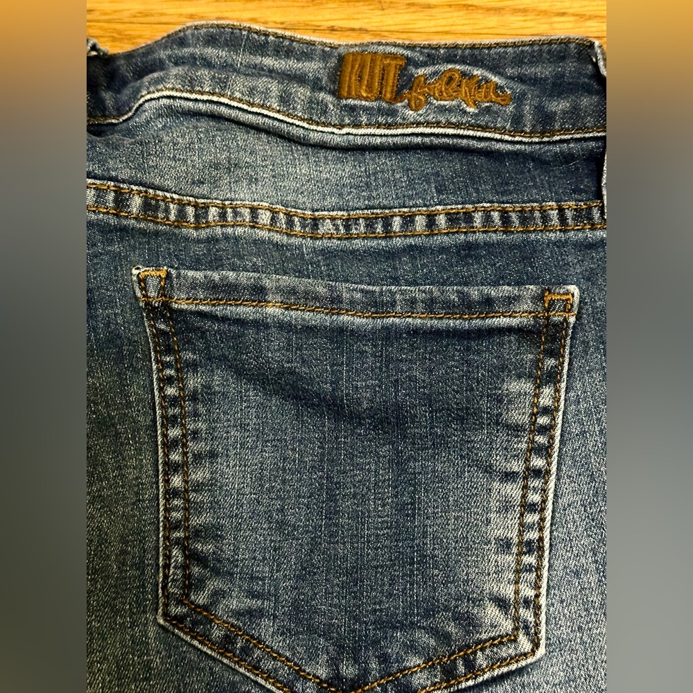 KUT from Kloth Women's size 8, distressed Blue Denim Jeans. - Picture 8 of 10